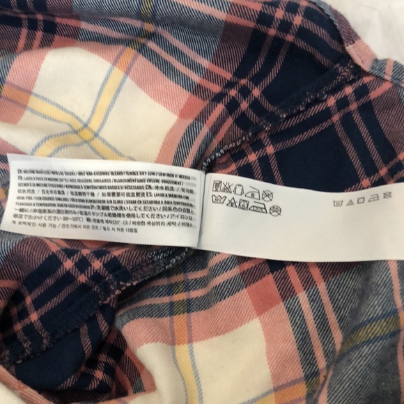 2 for $15 Very soft flannel shirt from Hollister - Picture 4 of 5